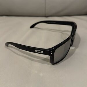 Oakley Holbrook Black with Chrome Iridium lenses, OO9102-02
